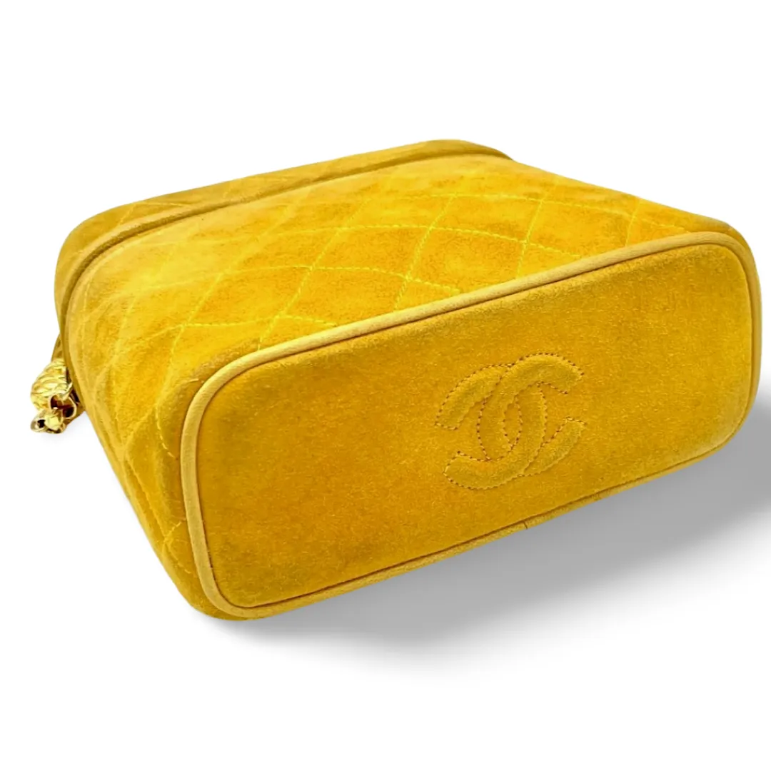 Vintage CHANEL yellow suede leather chain shoulder bag with CC tassel in lunchbox shape. 060910ac1