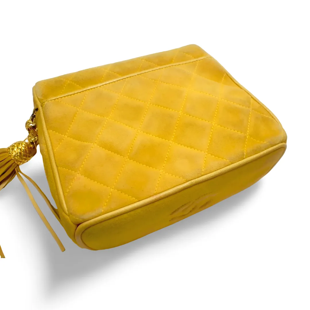 Vintage CHANEL yellow suede leather chain shoulder bag with CC tassel in lunchbox shape. 060910ac1